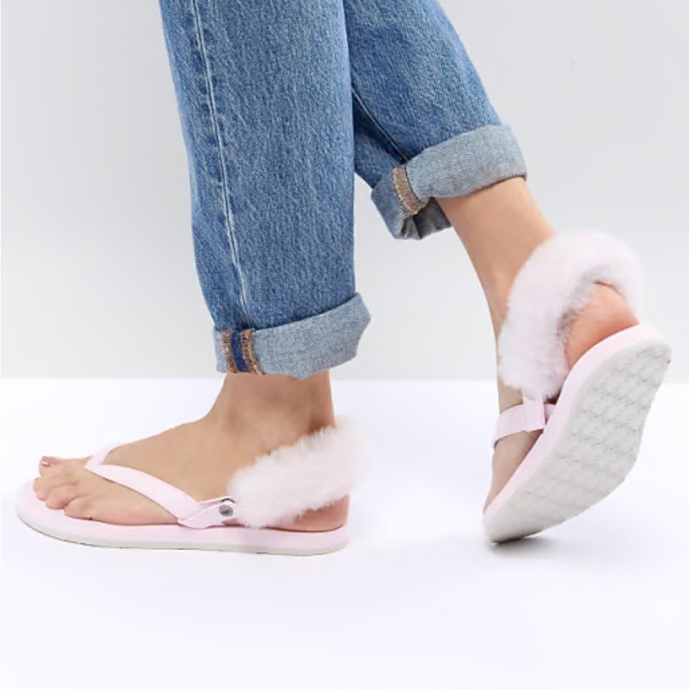 UGG LaaLaa Flip Flop with real lamb fur size 7 US  White